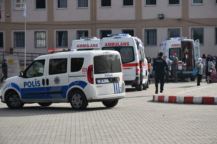 GÜNCELLEME - Manisa'da 76 öğrenci zehirlenme şüphesiyle hastaneye kaldırıldı G3