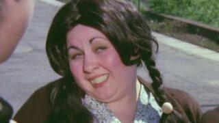 ''Ama ben bakireyim'' sözüyle akıllara kazınan usta oyuncu Oya Akkartal son haliyle şaşkına çevirdi!