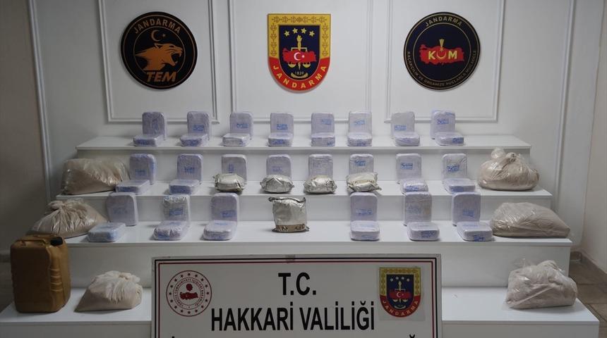 Hakkari'de 77 kilogram eroin ele geçirildi