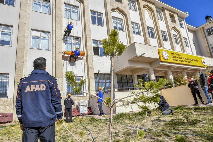 Van'daki 1553 okulda aynı anda deprem tatbikatı yapıldı G4