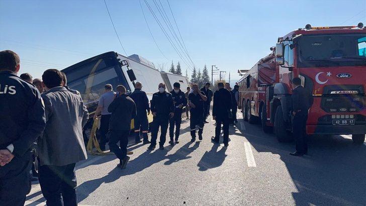 GÜNCELLEME - Konya'da belediye otobüsünün elektrik direğine çarpması sonucu 17 kişi yaralandı G2