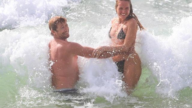 Simon Baker ve Laura May Gibbs ayrıldı! Sebebi olay oldu