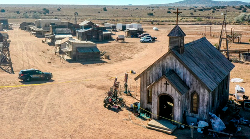 Talihsizlikler peşini bırakmıyor! Rust filminin setinde bir kaza daha yaşandı