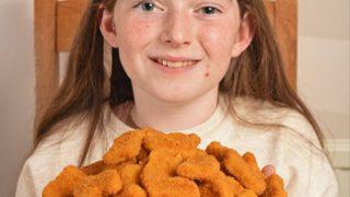 10 yıl boyunca sadece tavuk kanadı yedi! Yemek fobisi bütün hayatını değiştirdi