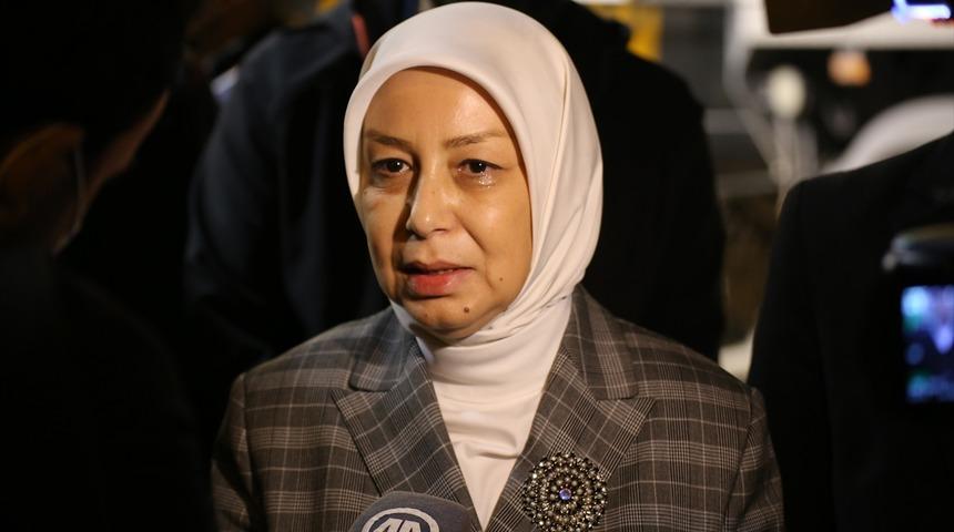 AK Parti Malatya Milletvekili Çalık, çöken binanın enkazında incelemelerde bulundu: