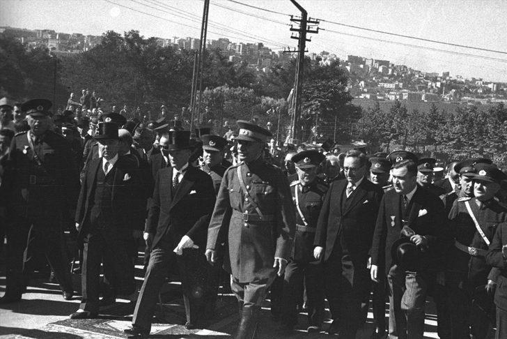 Dünya tarihine adını altın harflerle yazdırdı! Büyük Önder Mustafa Kemal Atatürk'ün hayatı ve fotoğrafları (1881-1938) G5