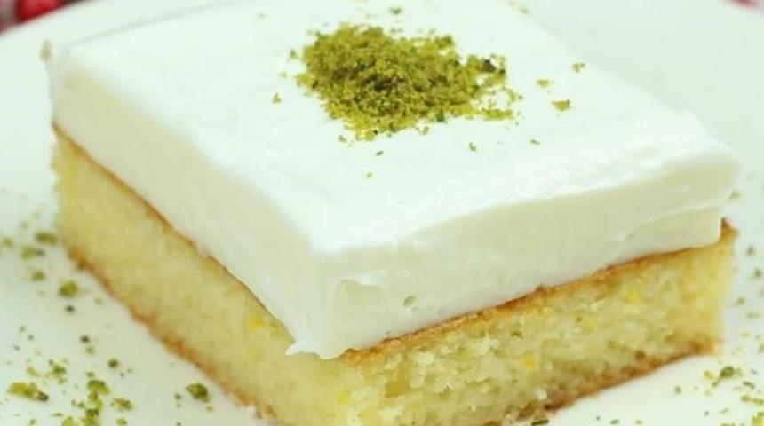 Hem şerbetli hem de sütlü bir tarif! Karşınızda kremalı revani