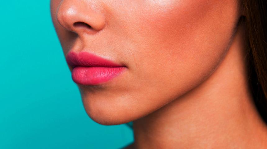 Estetiğe ne gerek var? Makyajla elmacık kemiklerini &ccedil;ıkık g&ouml;stermenin yolları