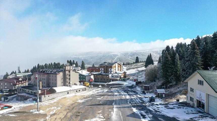 Uludağ'da kısa süreli kar yağışı