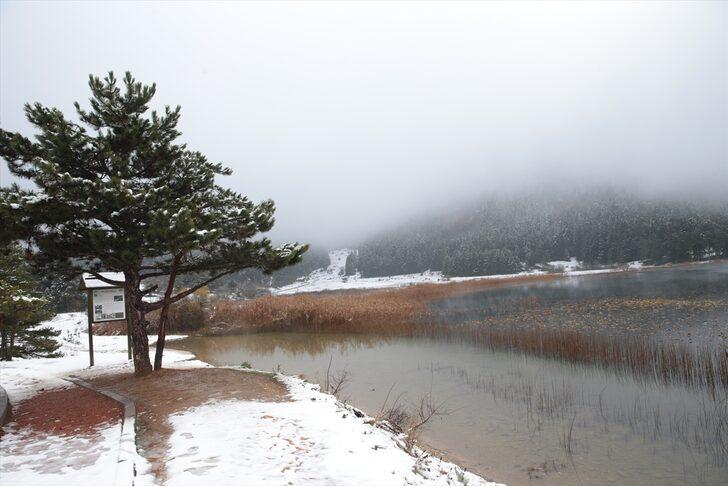 Abant'ta sonbahar ve kış bir arada yaşanıyor G3