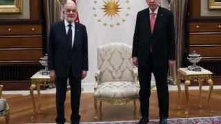 Erdoğan ve Karamollaoğlu görüşmesinde dikkat çeken koltuk detayı