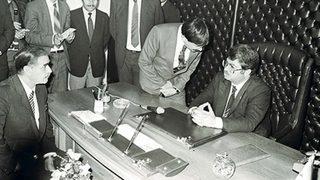 Flaş iddia! Turgut Özal'dan Melih Gökçek'e: O dangalak istifa etmesin