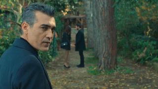 Sadakatsiz 38. son bölüm final sahnesi! Volkan, Asya'nın sevgilisi Aras'ın Leyla ile evli olduğunu öğrendi