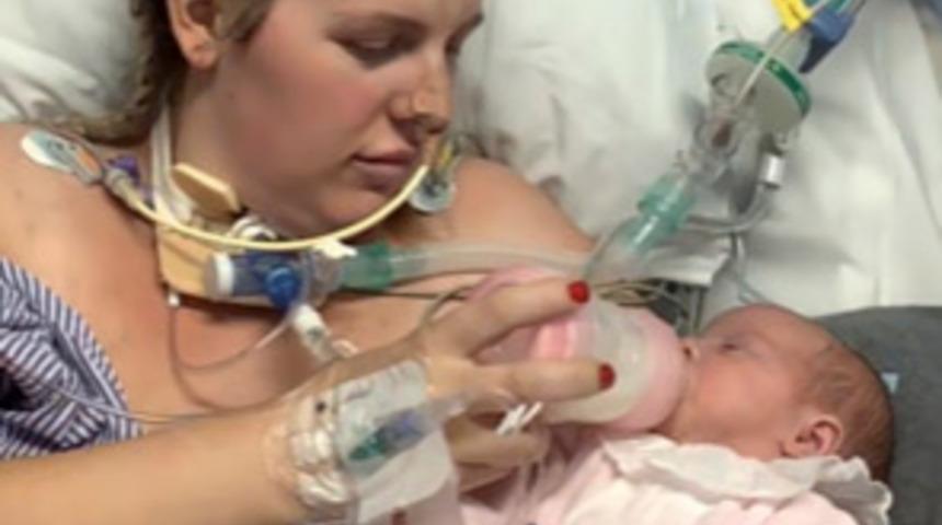 Aşı olmayı reddeden hamile kadın, komadayken doğum yaptı