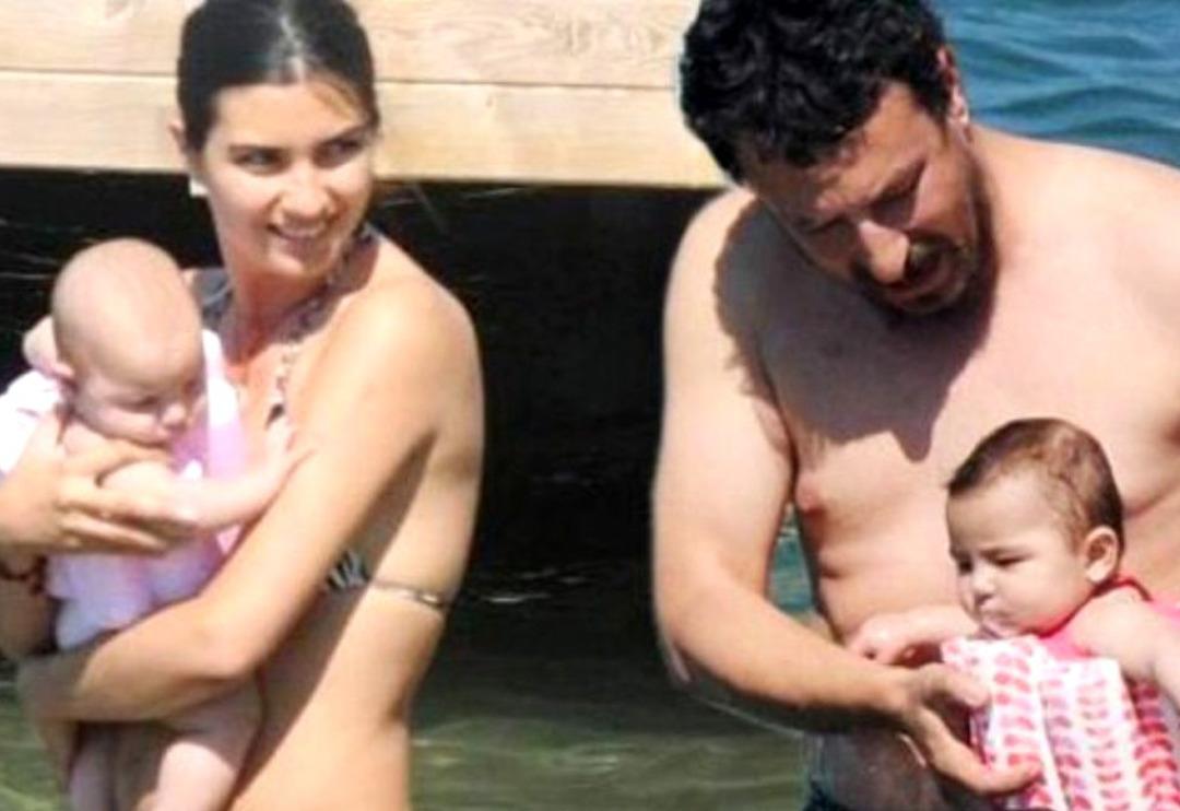 Tuba B&uuml;y&uuml;k&uuml;st&uuml;n ikizleriyle ilgili konuştu! Tuba B&uuml;y&uuml;k&uuml;st&uuml;n'&uuml;n kızları merak konusu oldu