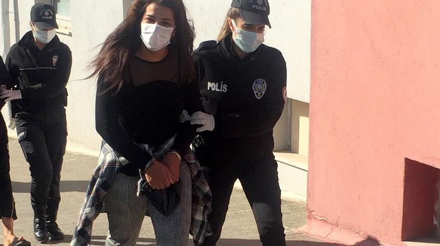 Torbacı kadından pişkin sözler! "Beni güzel çekin" diyerek poz verdi