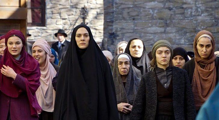 Masumlar Apartmanı'nın yıldızı Esra Ruşan ve Şevket Çoruh'u el ele görenler şaştı kaldı! G5