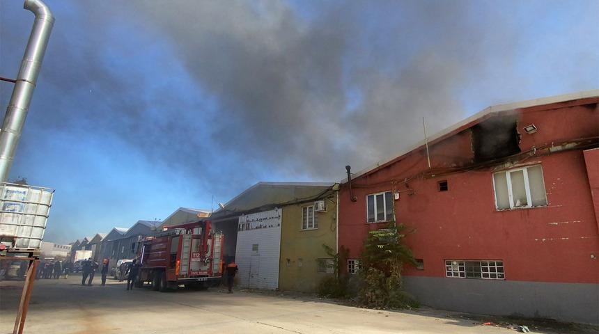 Bursa'da tekstil fabrikasında yangın! 4 işçi dumandan etkilendi