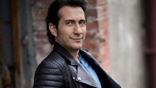 Ünlü şarkıcı Kıraç'ın karısı ünlü oyuncu çıktı! Görenler şaştı kaldı!