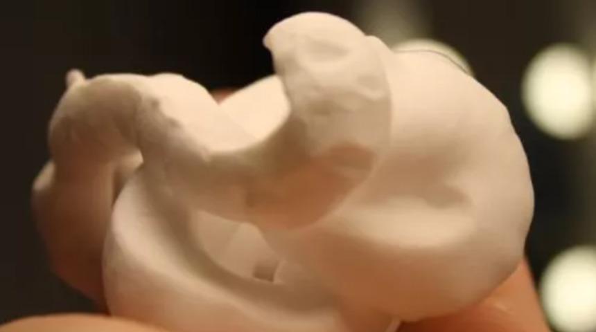 Aynalardan fırına kadar her yerde işe yarıyor! Tıraş k&ouml;p&uuml;ğ&uuml;n&uuml;n temizlikte kullanımı