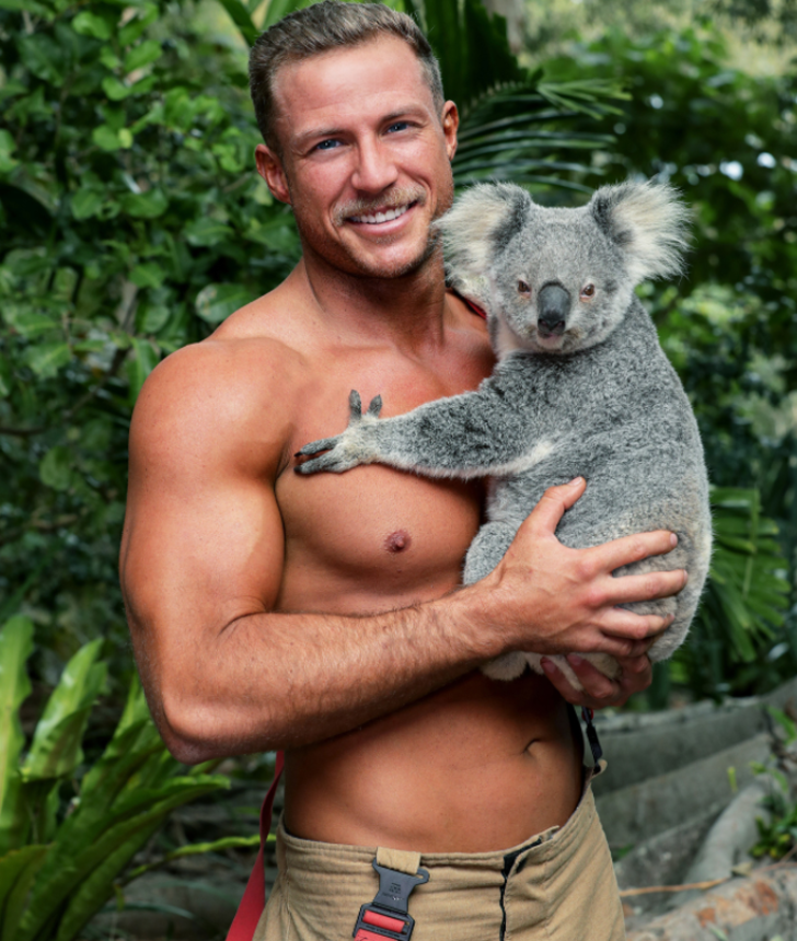 Ortalık alev aldı! Avustralyalı itfaiyecilere 2022 takviminde hayvanlar eşlik etti G1