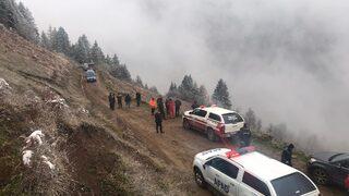 Rize'de kurtarma çalışmasına katılan jandarma aracı uçuruma yuvarlandı