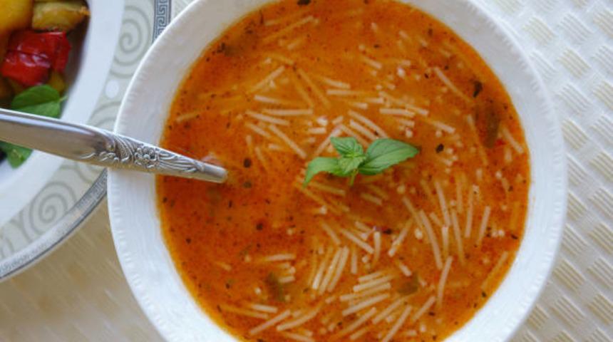 Kısa sürede ve kolayca hazırlayıp sofralarınızı şenlendirebileceğiniz 3 farklı şehriyeli yemek tarifi