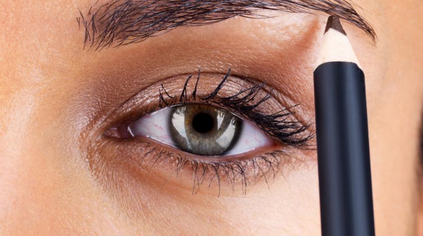 Aman dikkat! Makyajı tam bir fiyaskoya dönüştürebilecek yanlışlar ve en sık yapılan makyaj hataları