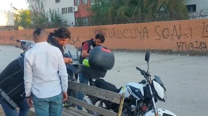 Adana polisi alarma geçti! Okul duvarındaki yazı sonrası eş zamanlı uygulama