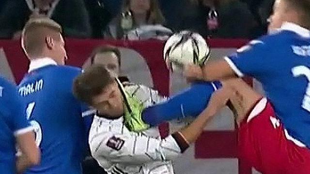 Goretzka'ya yapılan faul yürekleri ağza getirdi! Hofer'in kendisi bile inanamadı