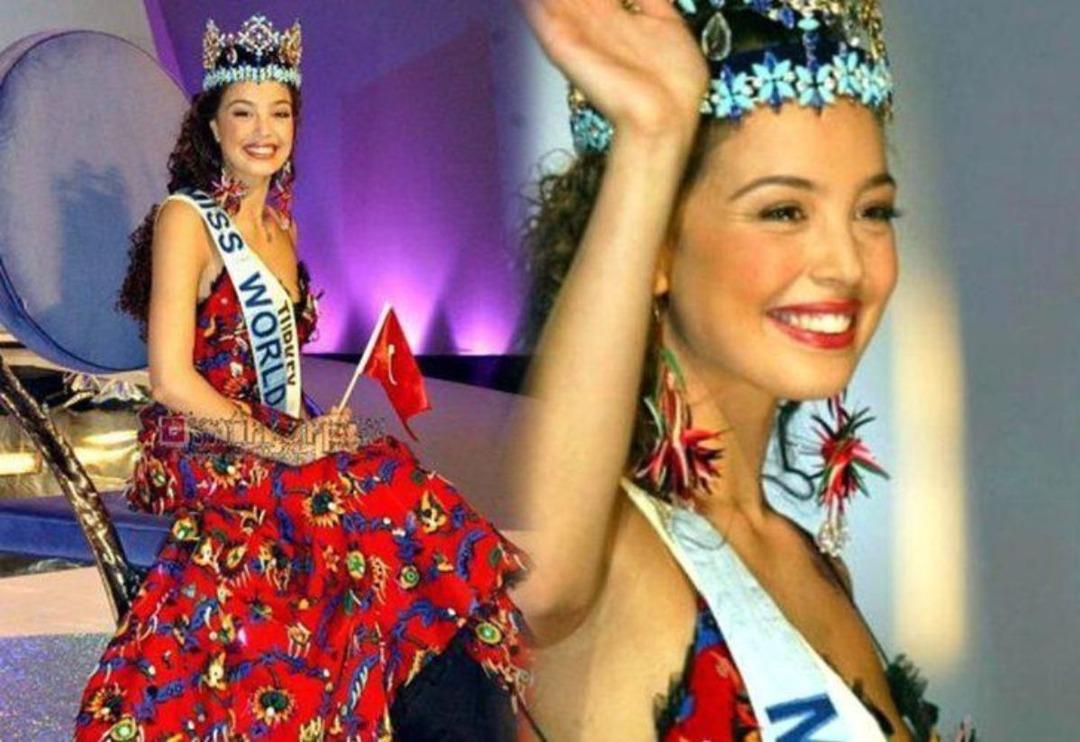 T&uuml;rkiye g&uuml;zeli Azra Akın'ın kız kardeşine bakın! Bikinili pozları Instagram'ı salladı