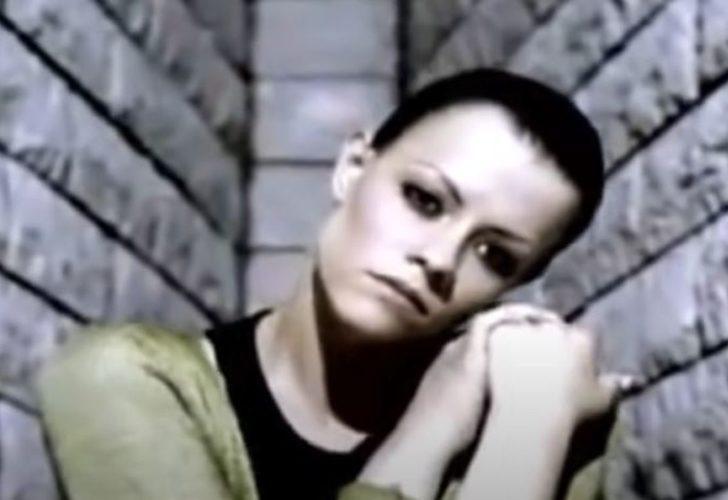 Şöhret için babasından oldu! Demet Özdemir'in şaşkına çeviren hayat hikayesi G3