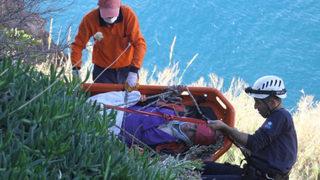 Falezlerden düşüp mahsur kalan kadın için kendi hayatını hiçe saydı: Önemli olan can kurtarmaktı