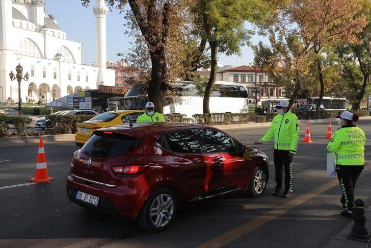 Ankara Valisi Şahin, emniyet kemeri takan sürücülere teşekkür etti: G3