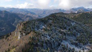 İki mevsim bir arada yaşanıyor! Küre Dağları'nın bir yanı sonbahar bir yanı kış