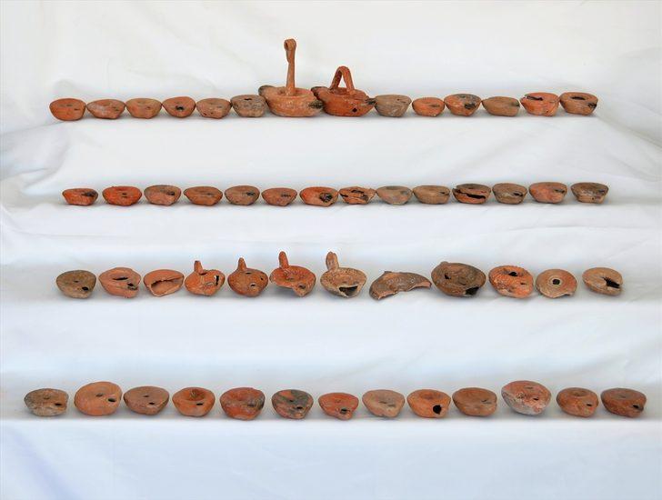 Aizanoi Antik Kenti kazısında kemik atölyesi ve kandil dükkanı kalıntıları ortaya çıkarıldı G5