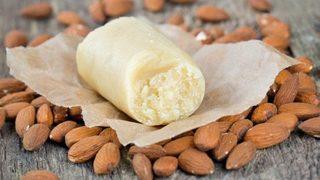 Hem katkısız hem de pratik! Evde doğal badem ezmesi nasıl yapılır?