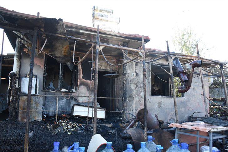 Bartın'da evde çıkan yangında bir kişi öldü, 6 kişi dumandan etkilendi G4