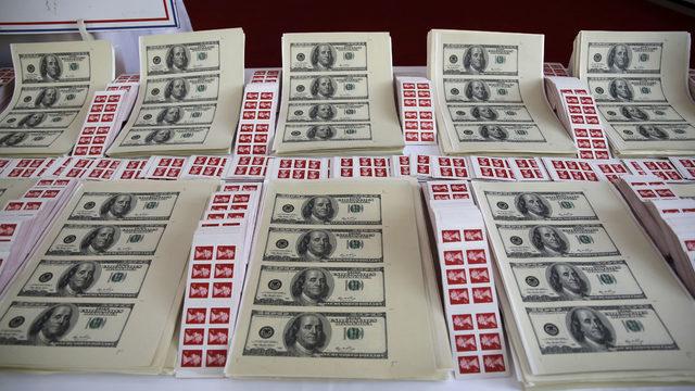 İstanbul'da sahte dolar basan kalpazan suçüstü yakalandı