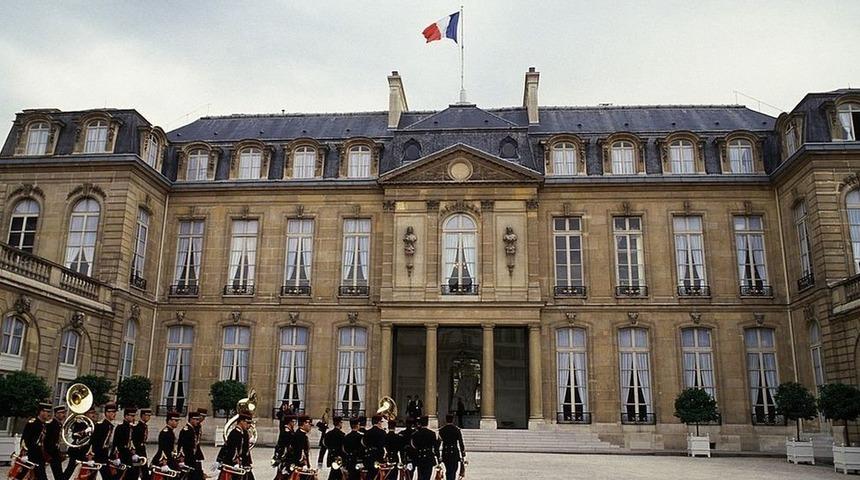 Fransa'da Elysee Sarayı'ndaki tecav&uuml;z iddiasına soruşturma a&ccedil;ıldı