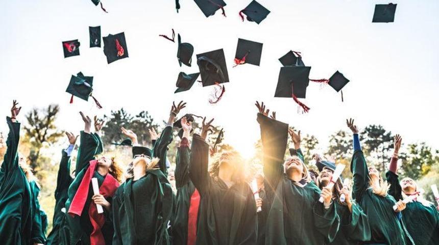 2 bin üniversite mezunu yurt dışına gitti