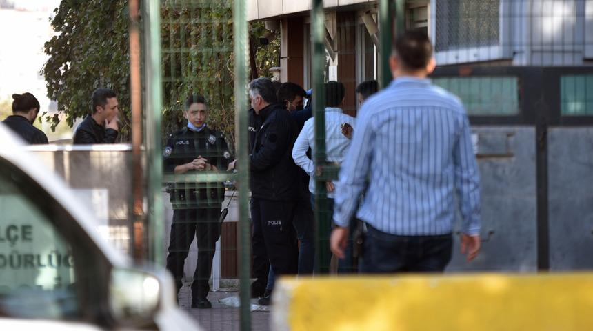 Emekli polis, karakolu karıştırdı! Cüzdanı için gitti, havaya ateş açtı