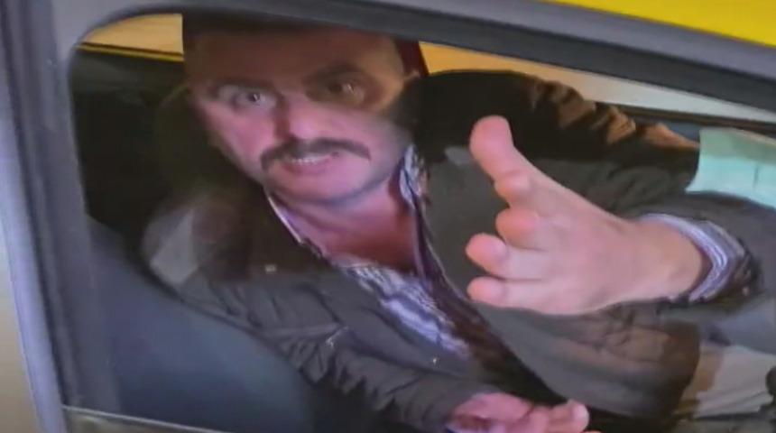 Taksiciden yolcuya ölüm tehdidi! Aracına almadı, kamerayı açınca "Kafana sıkarım" dedi