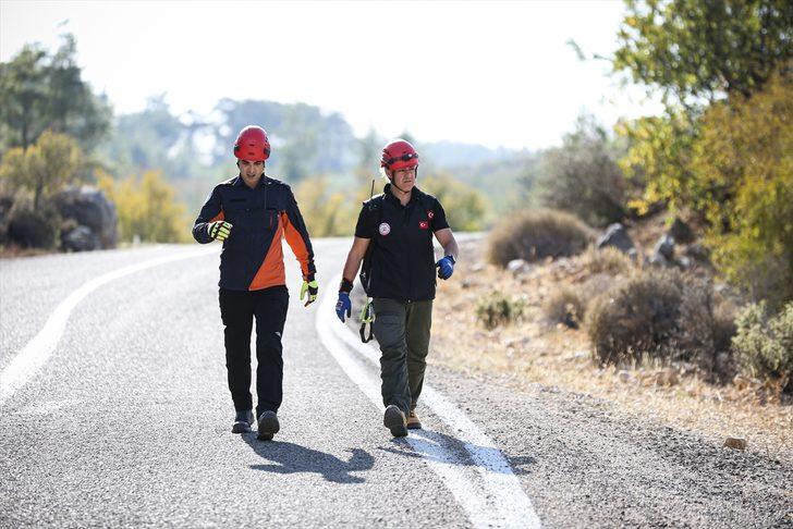 GÜNCELLEME - Mersin'de kaybolan 3 yaşındaki çocuğu arama çalışmaları sürüyor G2