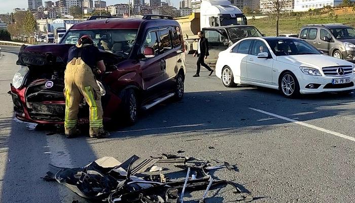 Kaza tutanağı tutmaya giderken takla atıp karşı şeride geçti! Otoyol savaş alanına döndü