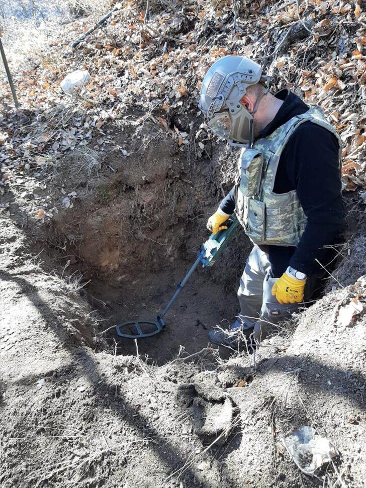 Sivas'ta terör örgütüne ait sığınak ve yaşam malzemesi bulundu G2