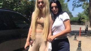 Kızlarıyla Dubai'ye giden Havva Öztel bikinili pozlarıyla sosyal medyayı salladı