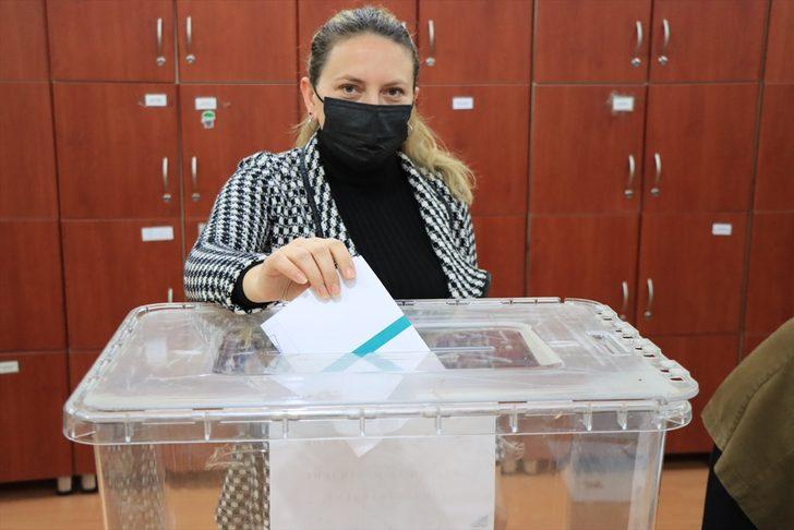 Trakya'da yaşayan çifte vatandaşlar, Bulgaristan'daki seçimler için oy kullanmaya başladı G3