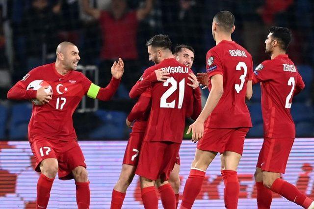 Türkiye, İstanbul'da oynanan maçta 10 kişi kalan Cebelitarık'ı 6-0 yendi.