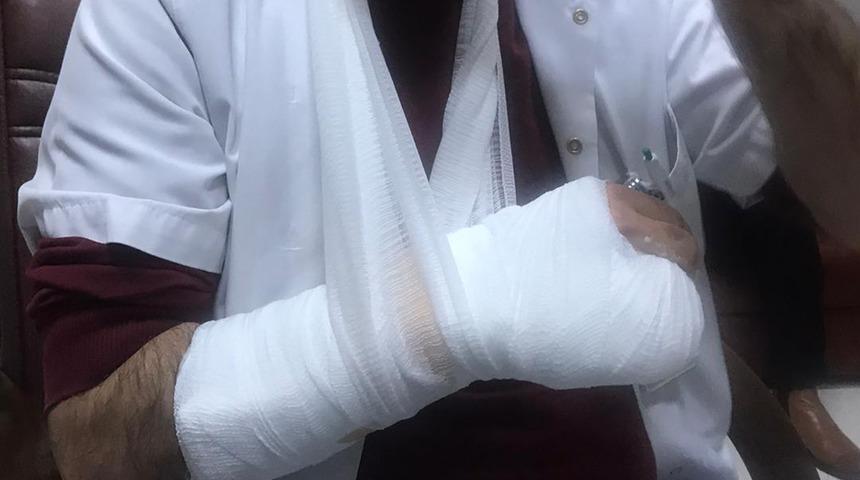 Hastanede alkoll&uuml; saldırgan şoku! Doktor ve sağlık &ccedil;alışanını darbetti